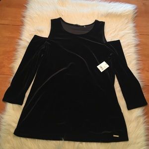 Cold shoulder velvet tahari shirt
